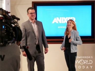 Tamara Krinsky and Steven Anson, vice president marketing discussing the benefits of smart building technology in Anixter’s Infrastructure Solutions Lab